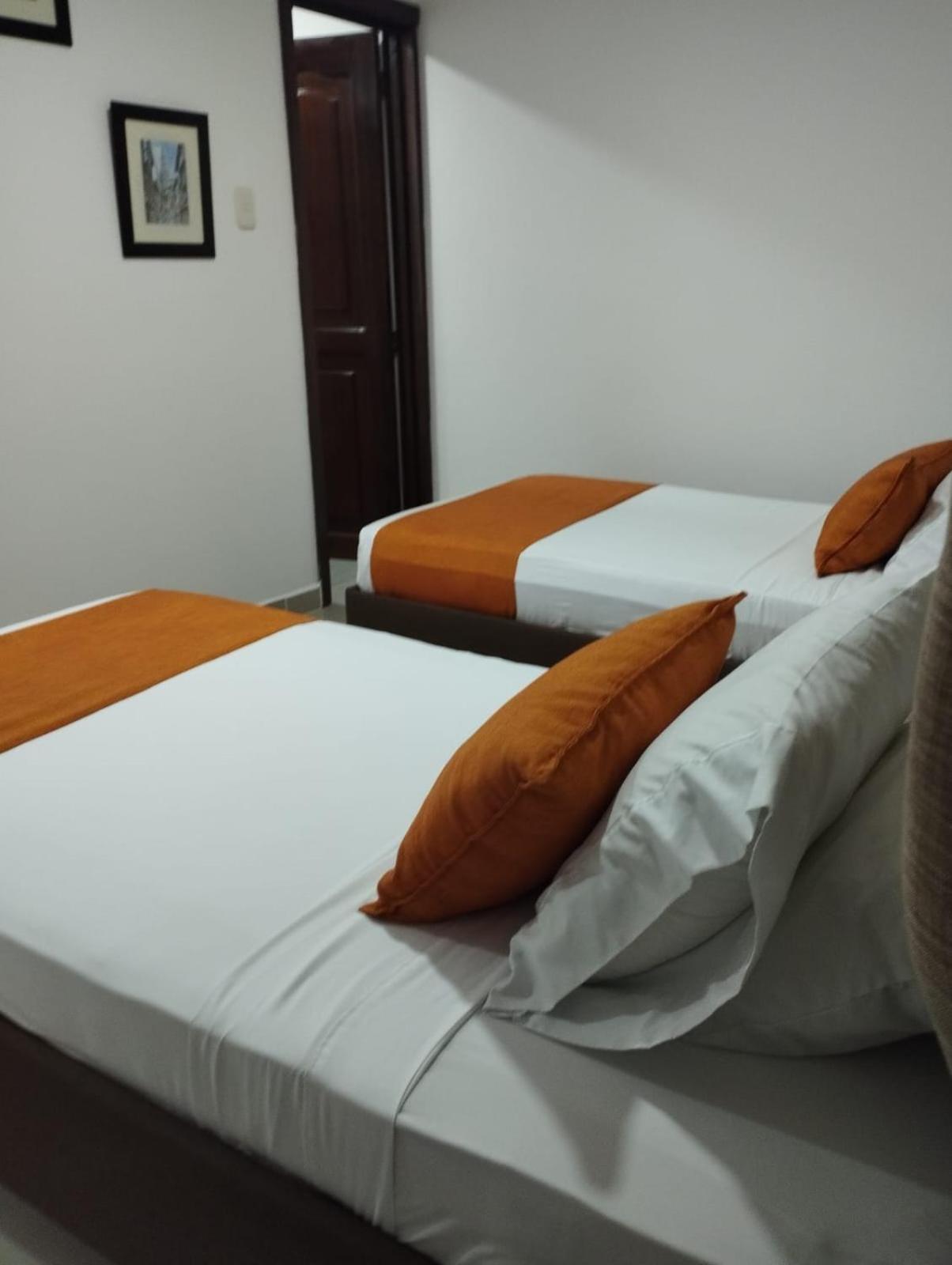 ארמניה Hotel Cafe Cafe Avenida מראה חיצוני תמונה
